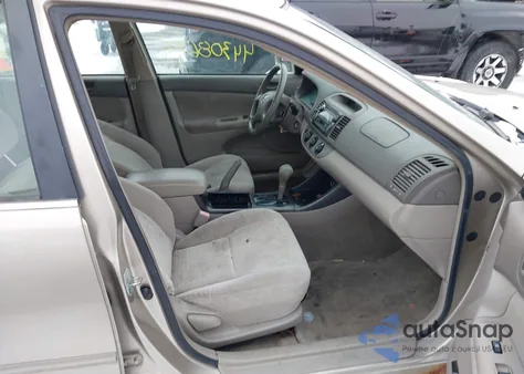 2002 Toyota Camry Le/Xle from USA, damaged, VIN JTDBE32K020077559